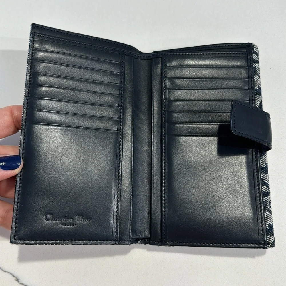 Dior authentic medium